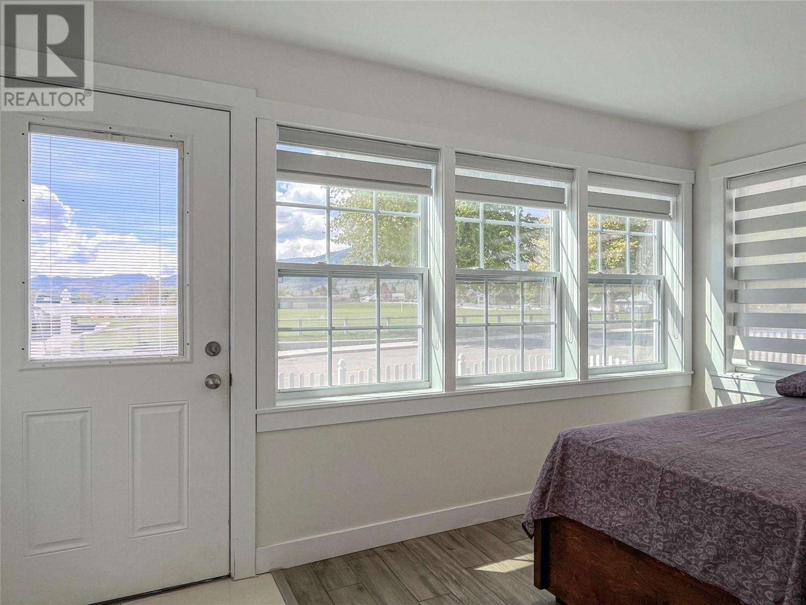 Property at 834 SCHOOL Avenue image 3