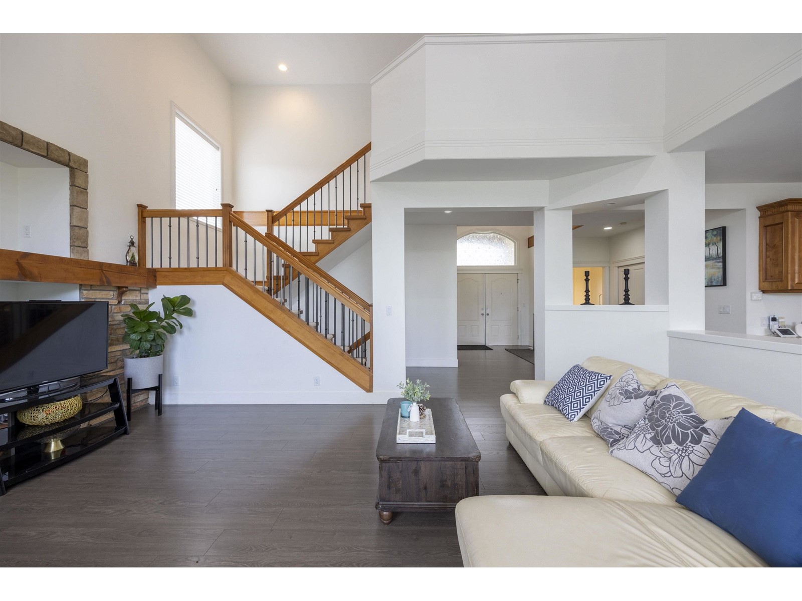 Property at 8598 171 STREET image 3