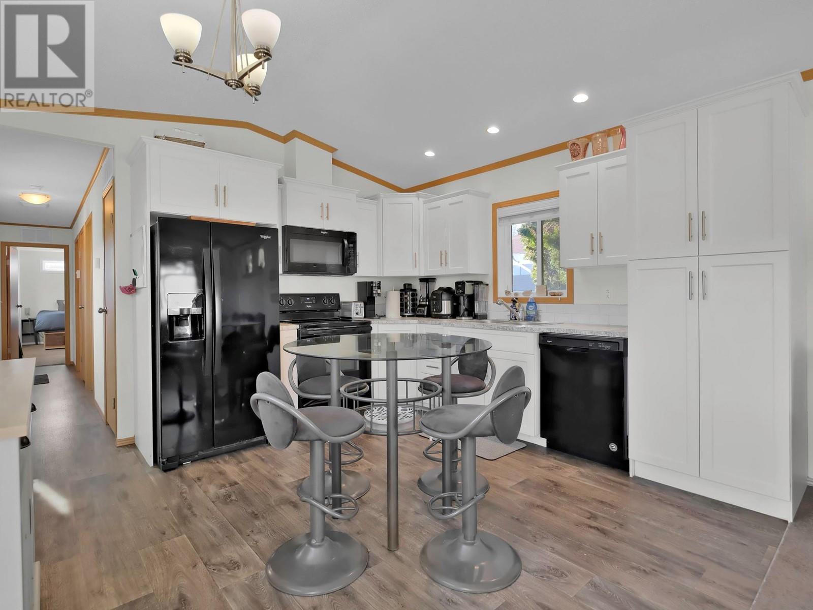 Property at 3381 Village Green Way Unit# 20 image 5