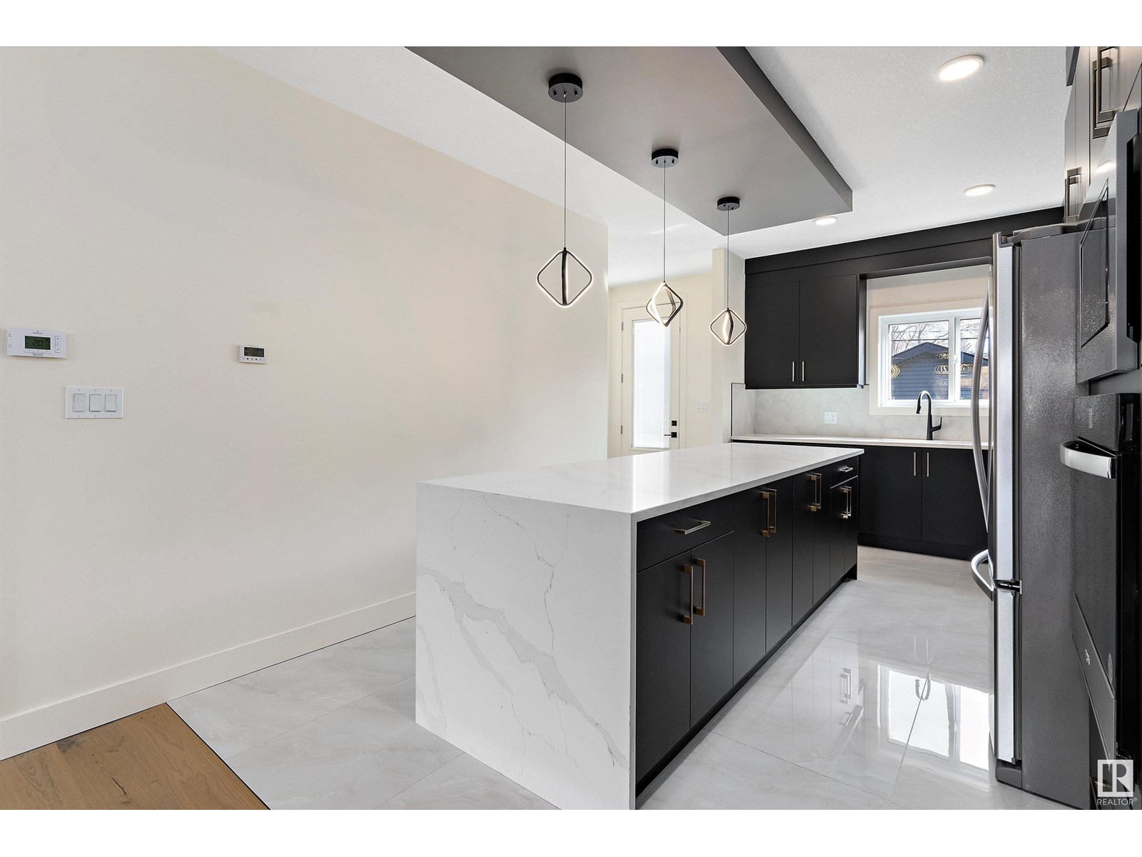 Property at 10965 129 ST NW image 3