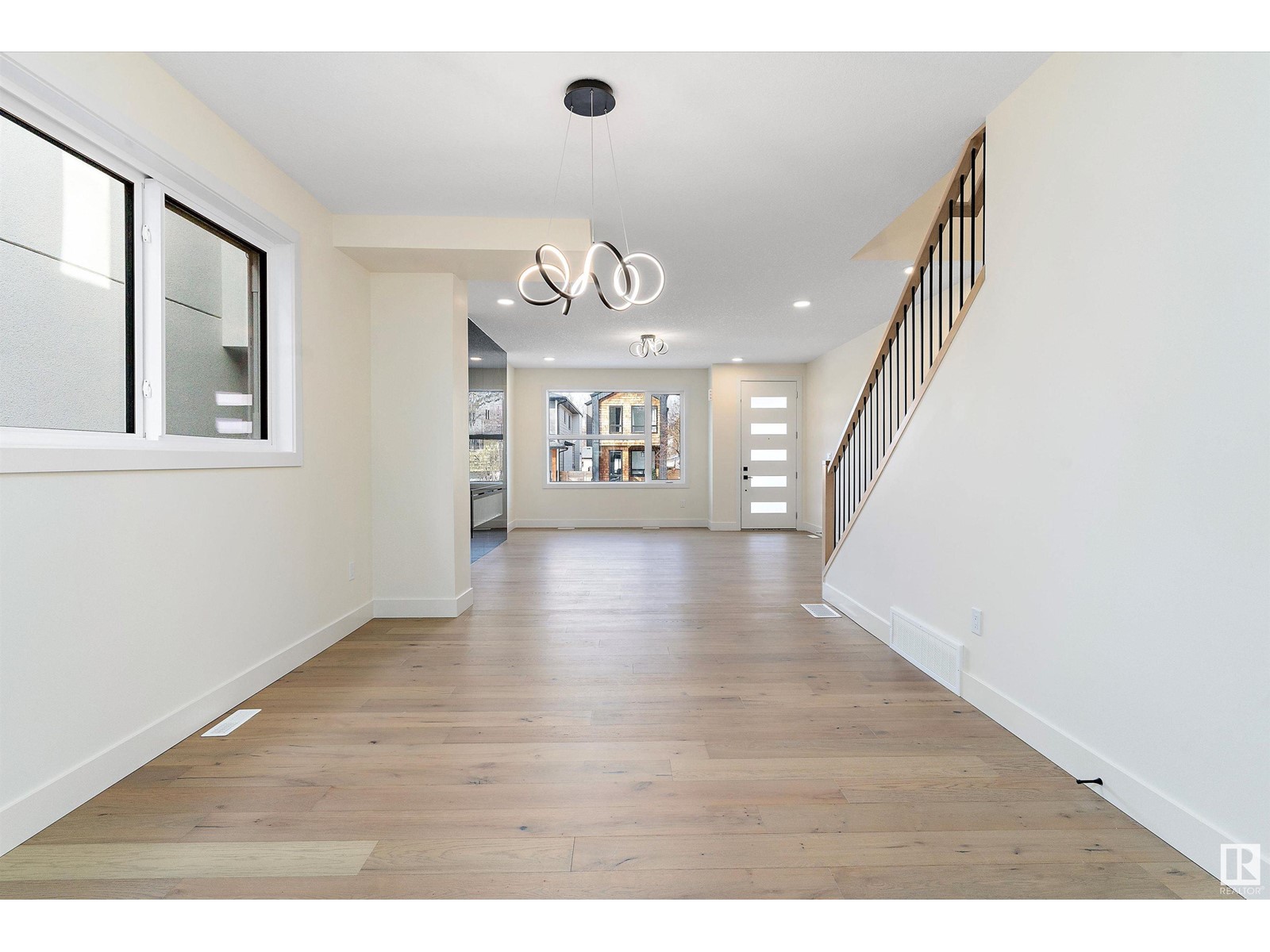 Property at 10965 129 ST NW image 2