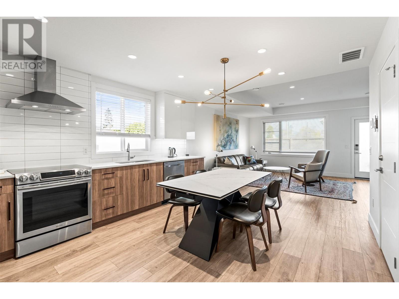 Property at 721 Cadder Avenue image 1
