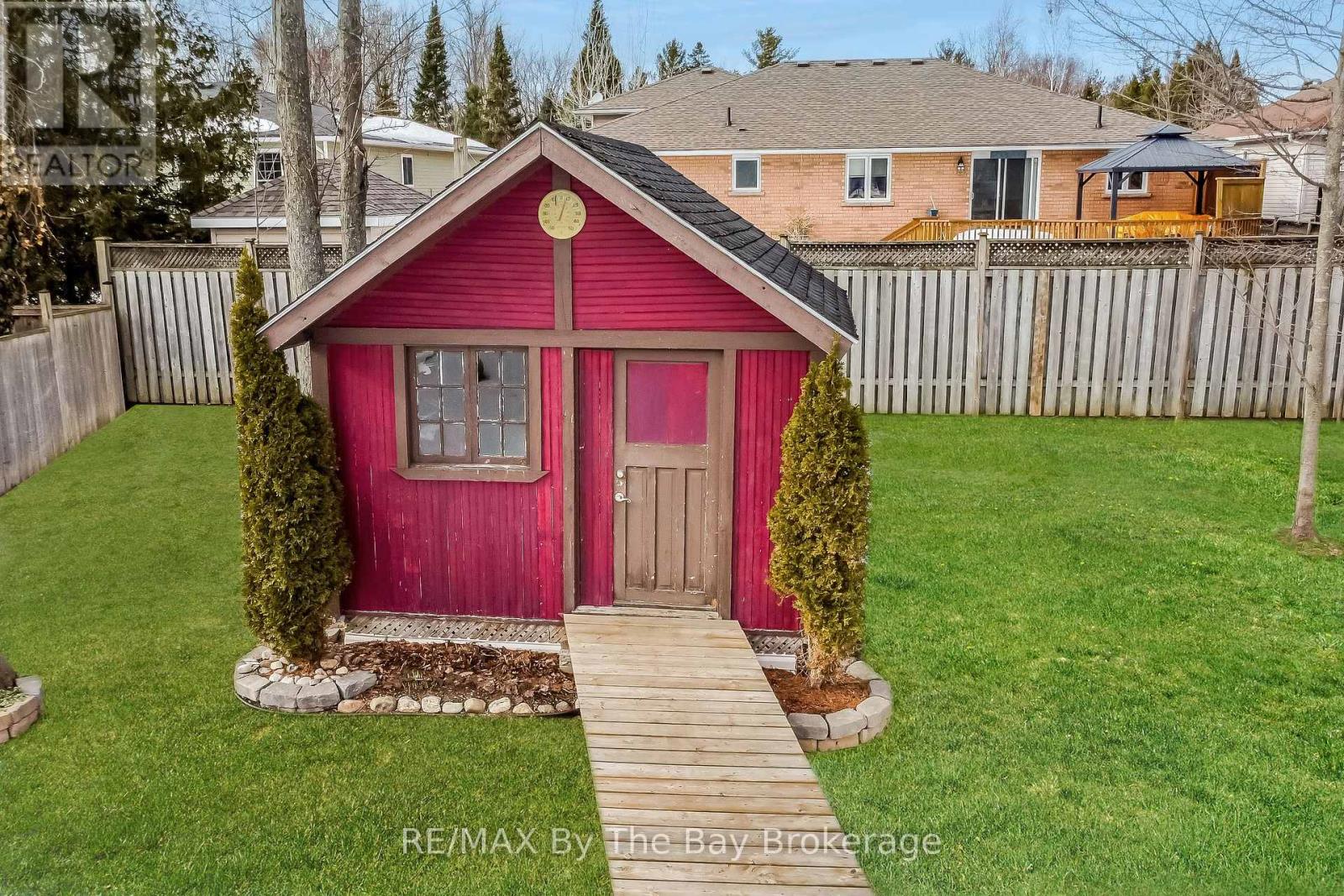 336 Robinson Road, Wasaga Beach, Ontario  L9Z 2Z1 - Photo 42 - S12016369