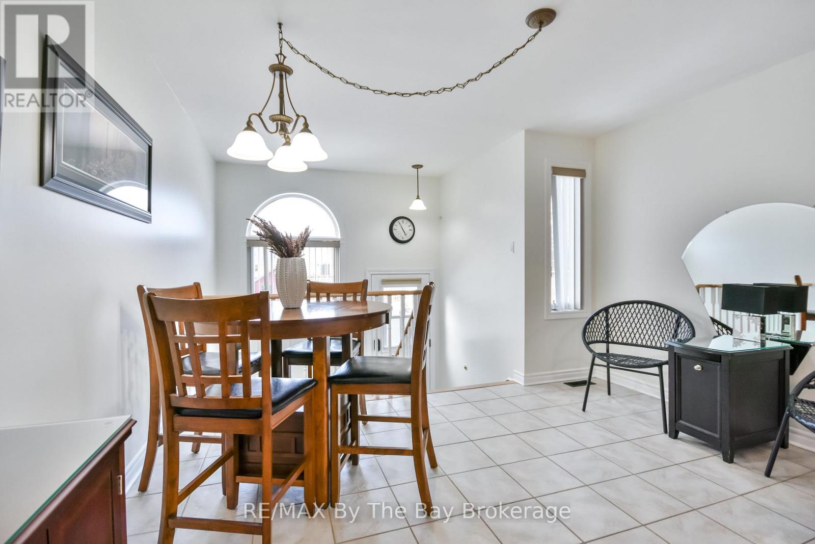 336 Robinson Road, Wasaga Beach, Ontario  L9Z 2Z1 - Photo 22 - S12016369