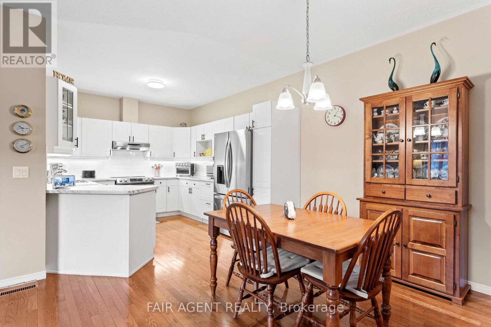 Photo 11 of 42 for 35 - 1555 Highbury Avenue