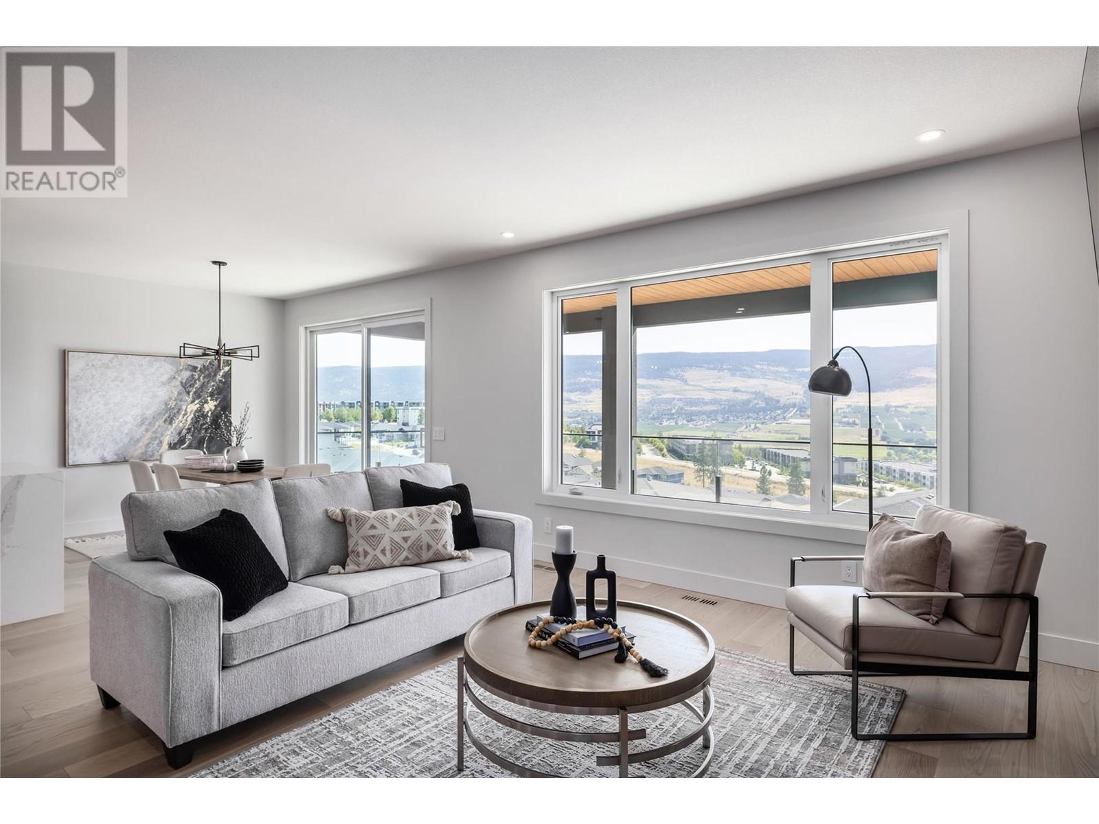 Property at 709 Carleton Street image 4