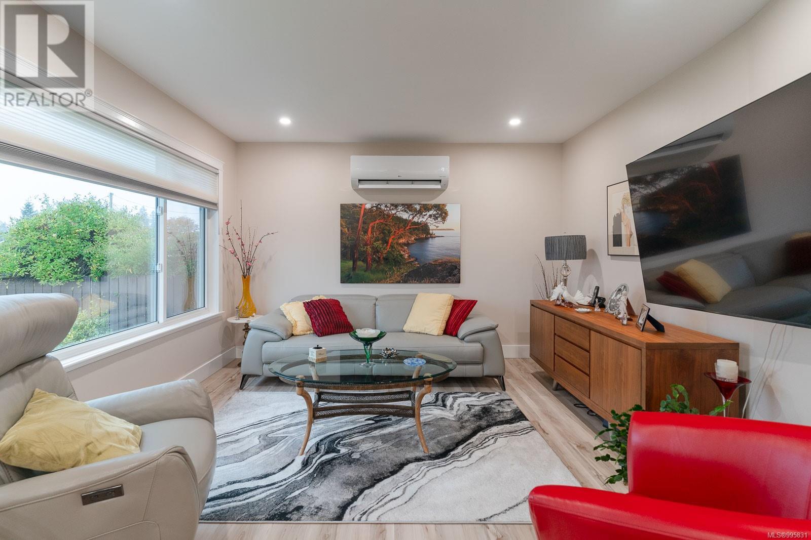 Property at 3957 Marpole St image 3