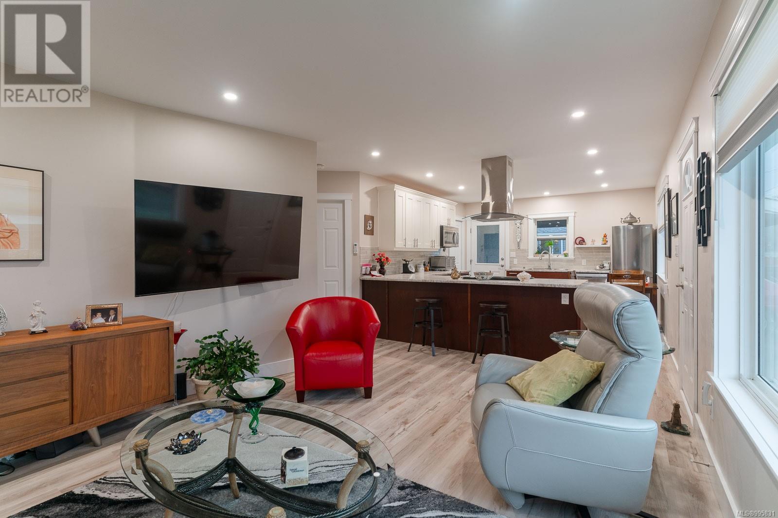 Property at 3957 Marpole St image 4