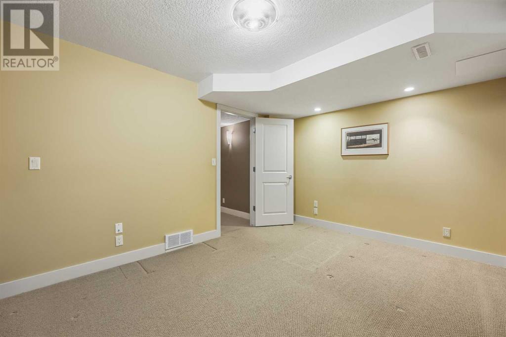 41 Strathridge Crescent Sw, Calgary, Alberta  T3H 3R9 - Photo 40 - A2206192