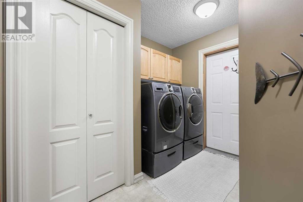41 Strathridge Crescent Sw, Calgary, Alberta  T3H 3R9 - Photo 20 - A2206192
