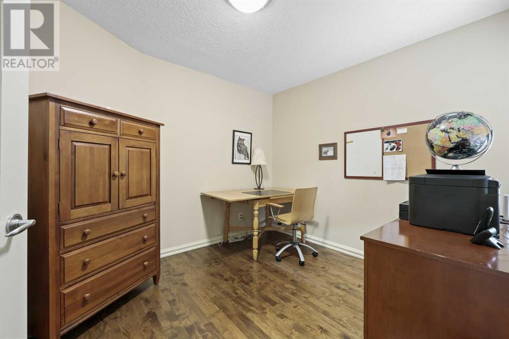41 Strathridge Crescent Sw, Calgary, Alberta  T3H 3R9 - Photo 21 - A2206192