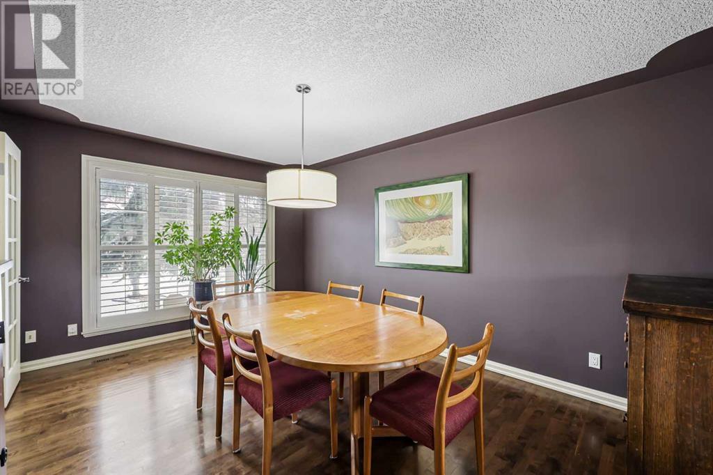41 Strathridge Crescent Sw, Calgary, Alberta  T3H 3R9 - Photo 6 - A2206192