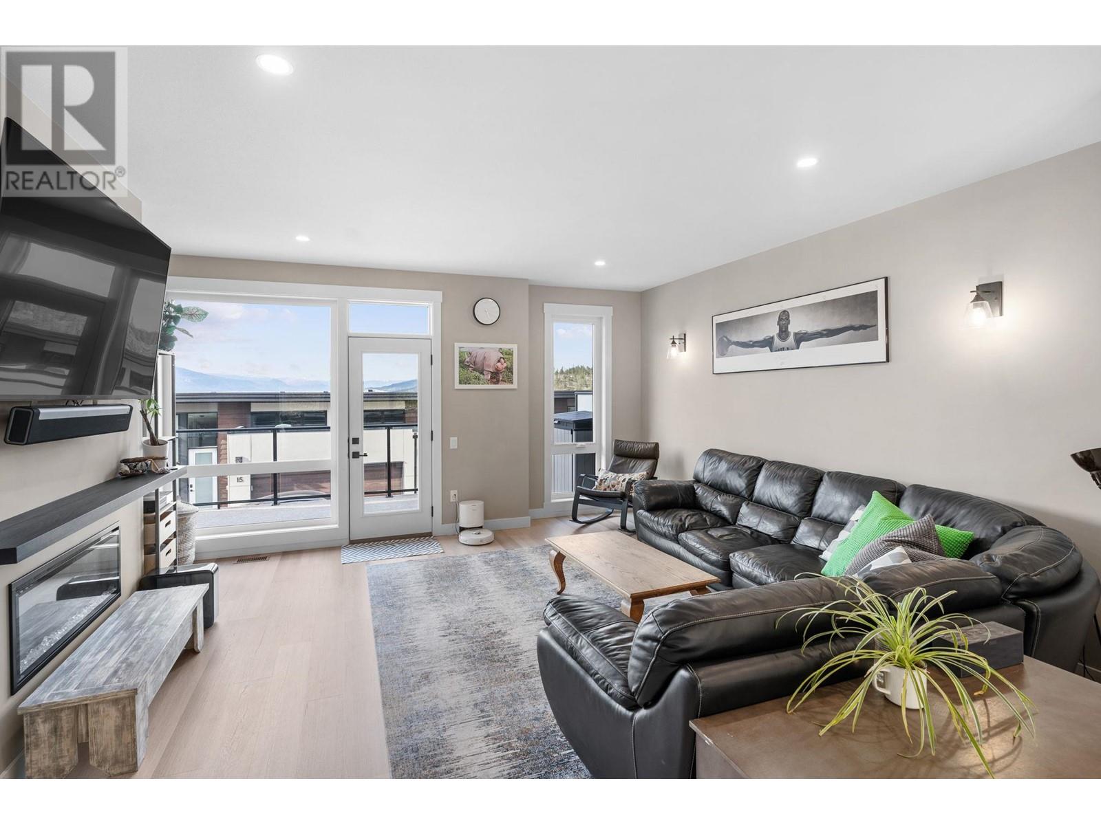 Property at 3220 Hilltown Drive Unit# 7 image 5