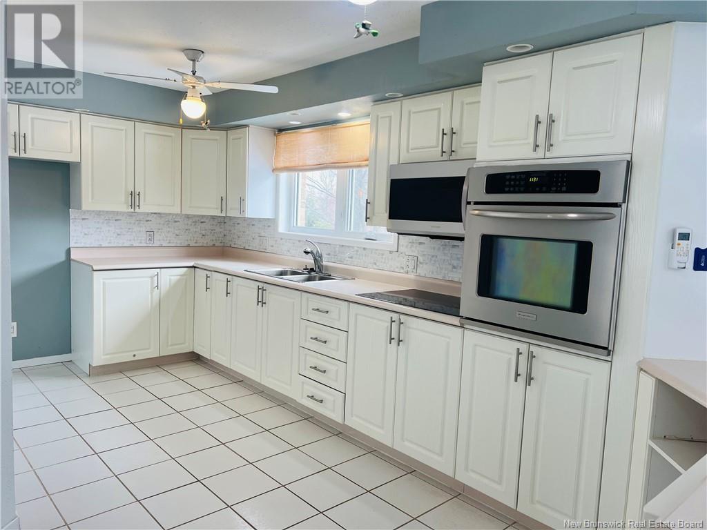 Property at 409 Principale image 4