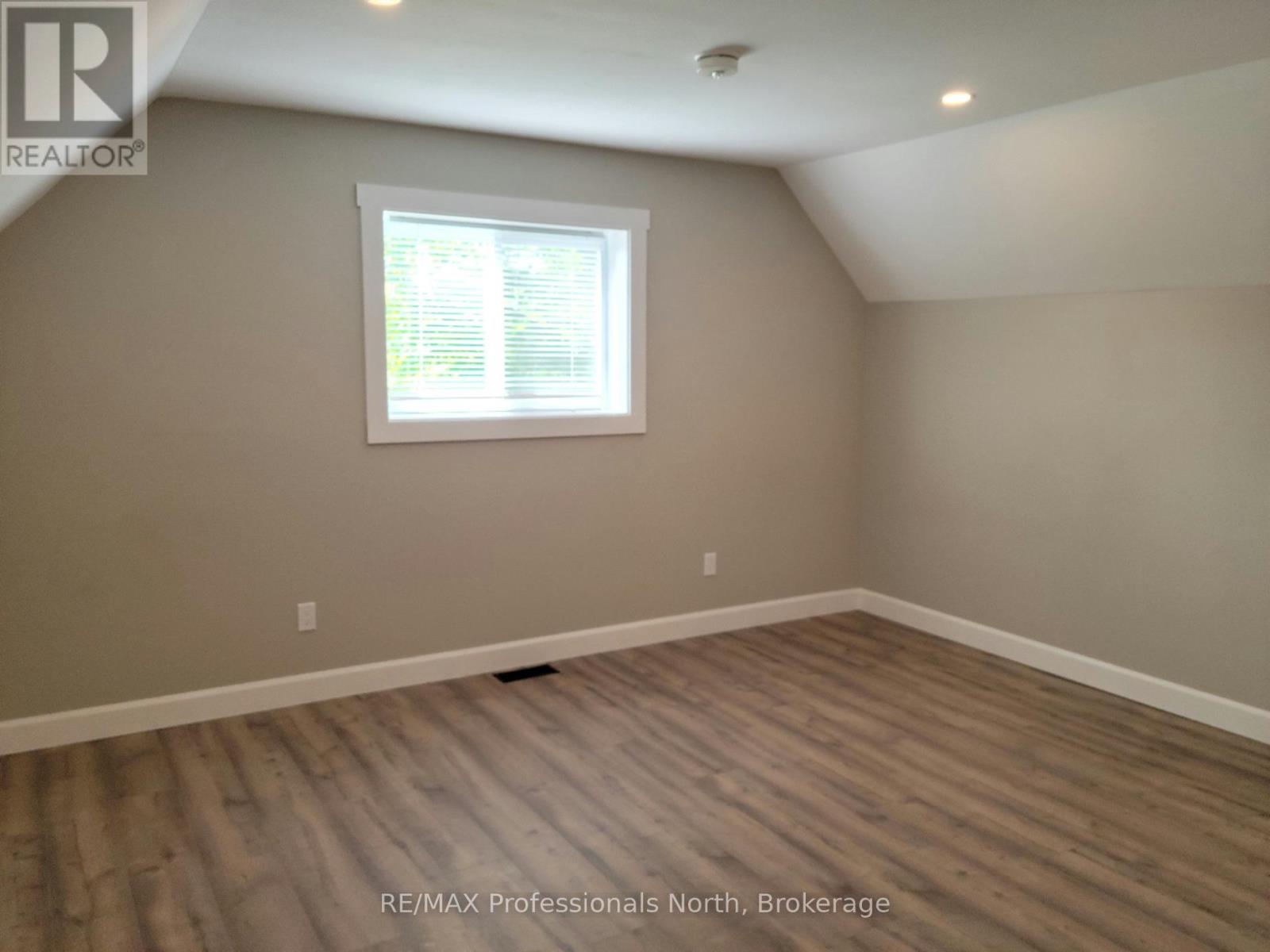 187 Main Street W, Huntsville, Ontario  P1H 1X9 - Photo 24 - X12088078