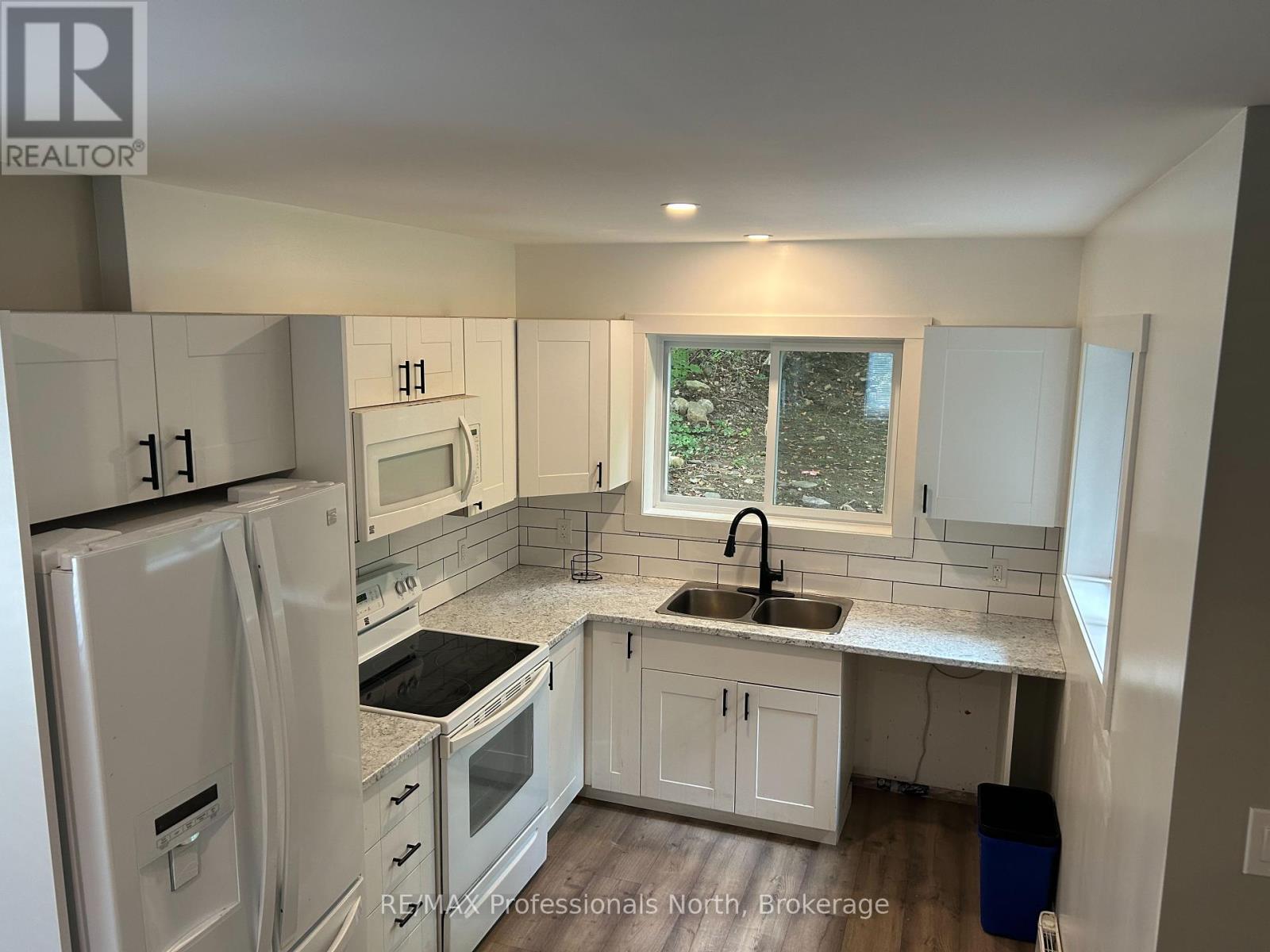 187 Main Street W, Huntsville, Ontario  P1H 1X9 - Photo 6 - X12088078