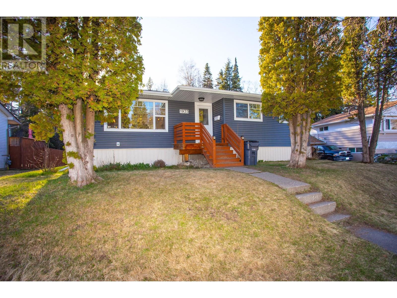 Property at 1935 GARDEN DRIVE image 1