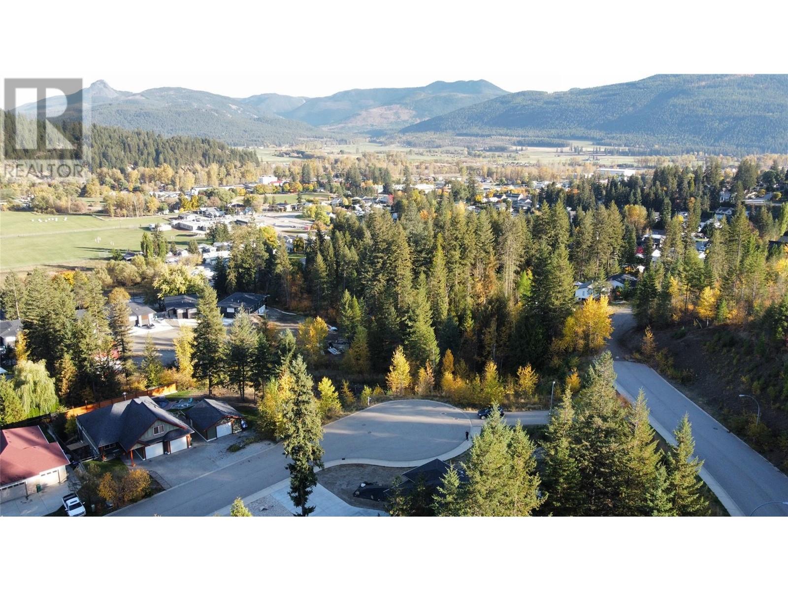 2571 Cedar Ridge Court, Lumby, British Columbia  V0E 2G0 - Photo 5 - 10343767