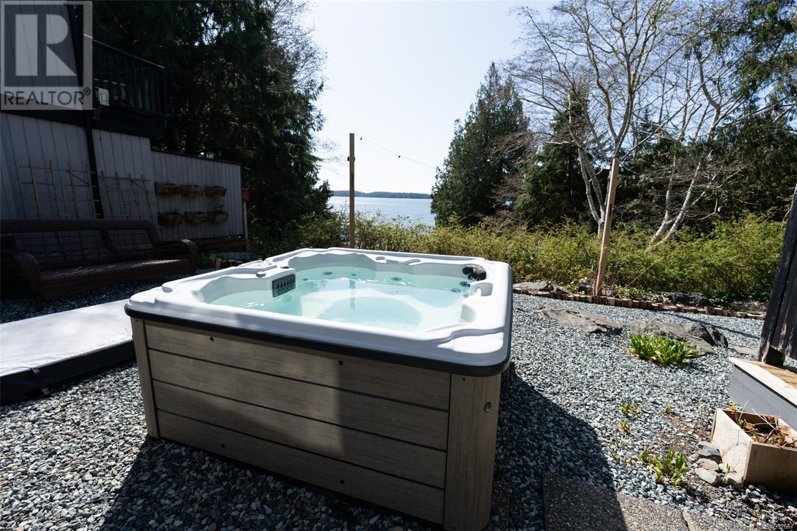 201 Main St, Tofino, British Columbia  V0R 2Z0 - Photo 30 - 992667
