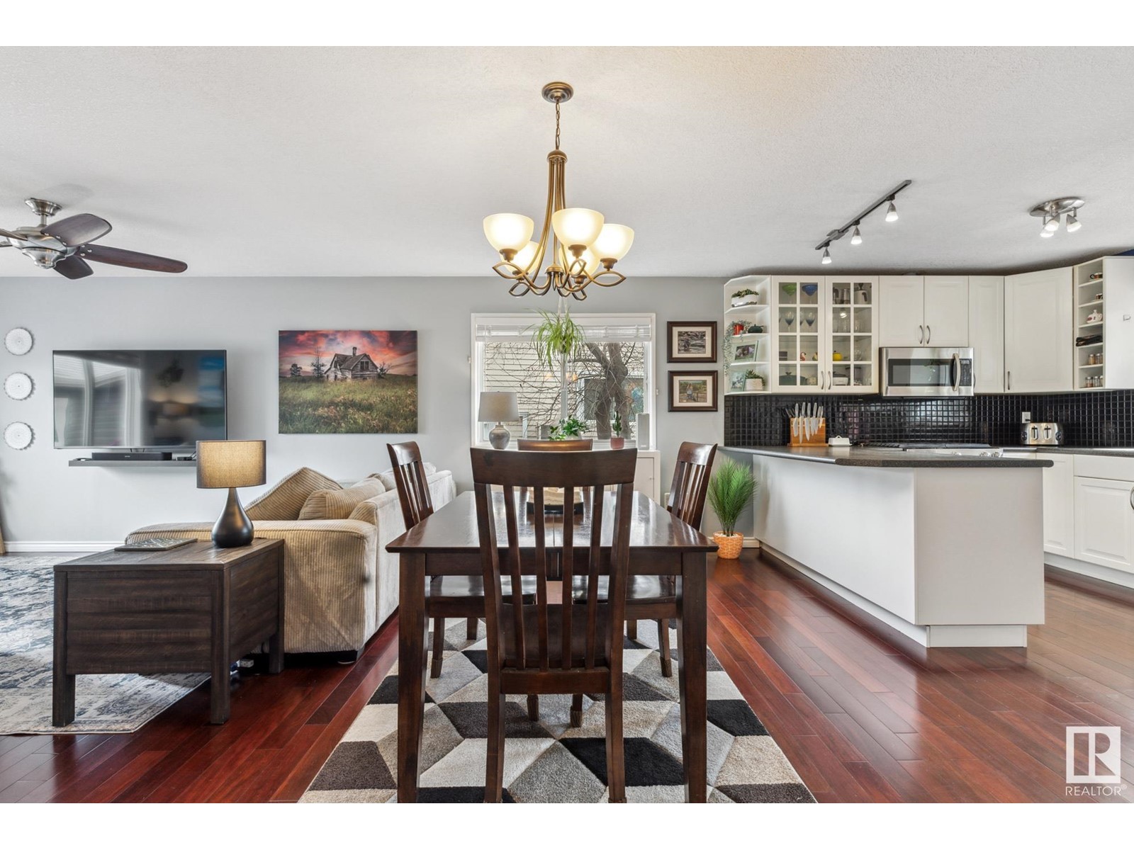 Property at 17807 60 AV NW image 5