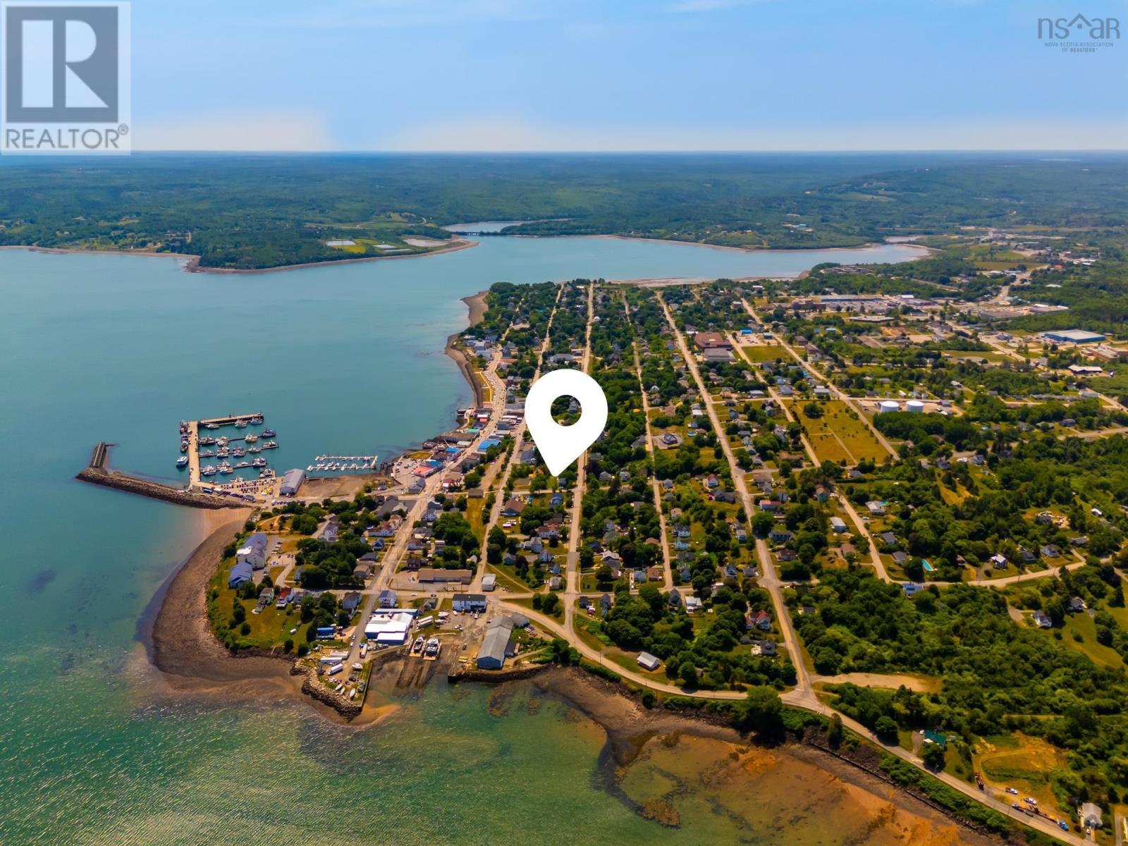19 Prince William Street, Digby, Nova Scotia  B0V 1A0 - Photo 1 - 202427488