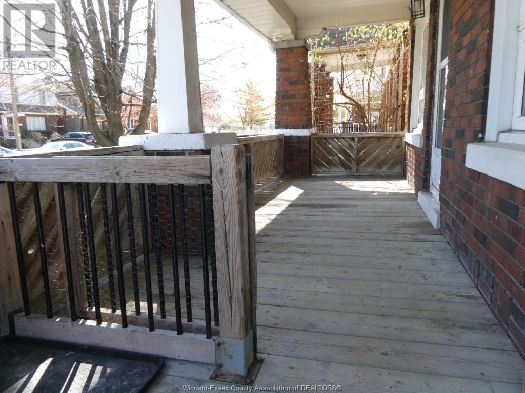 Property at 2307 LOUIS image 4