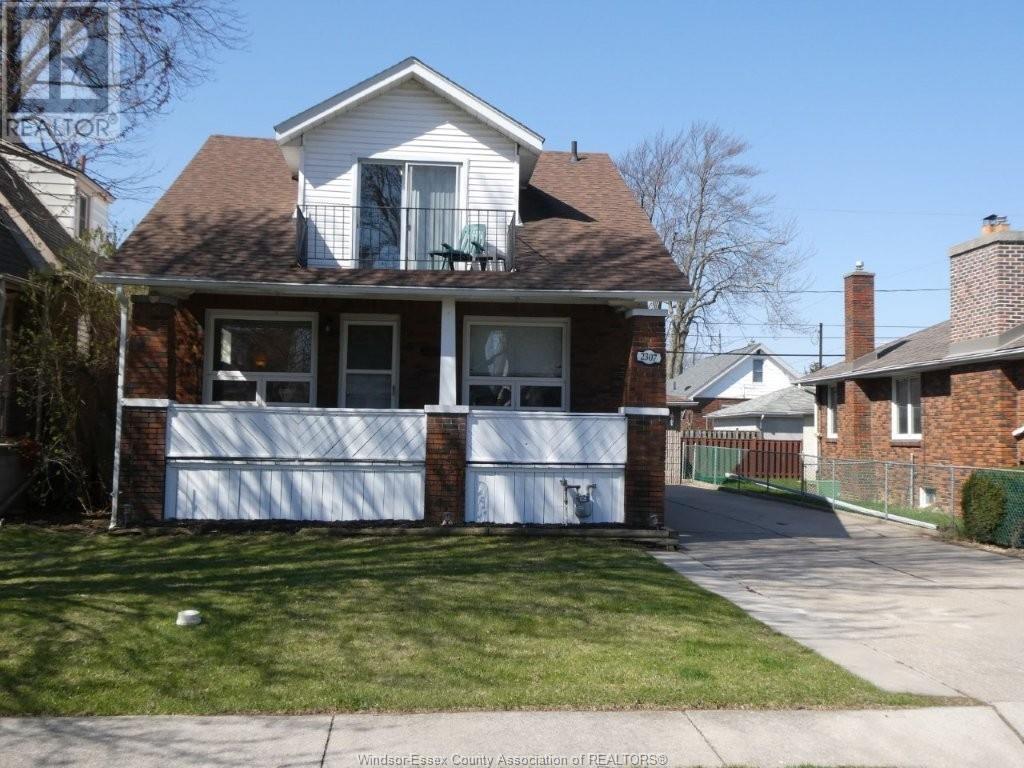 Property at 2307 LOUIS image 2