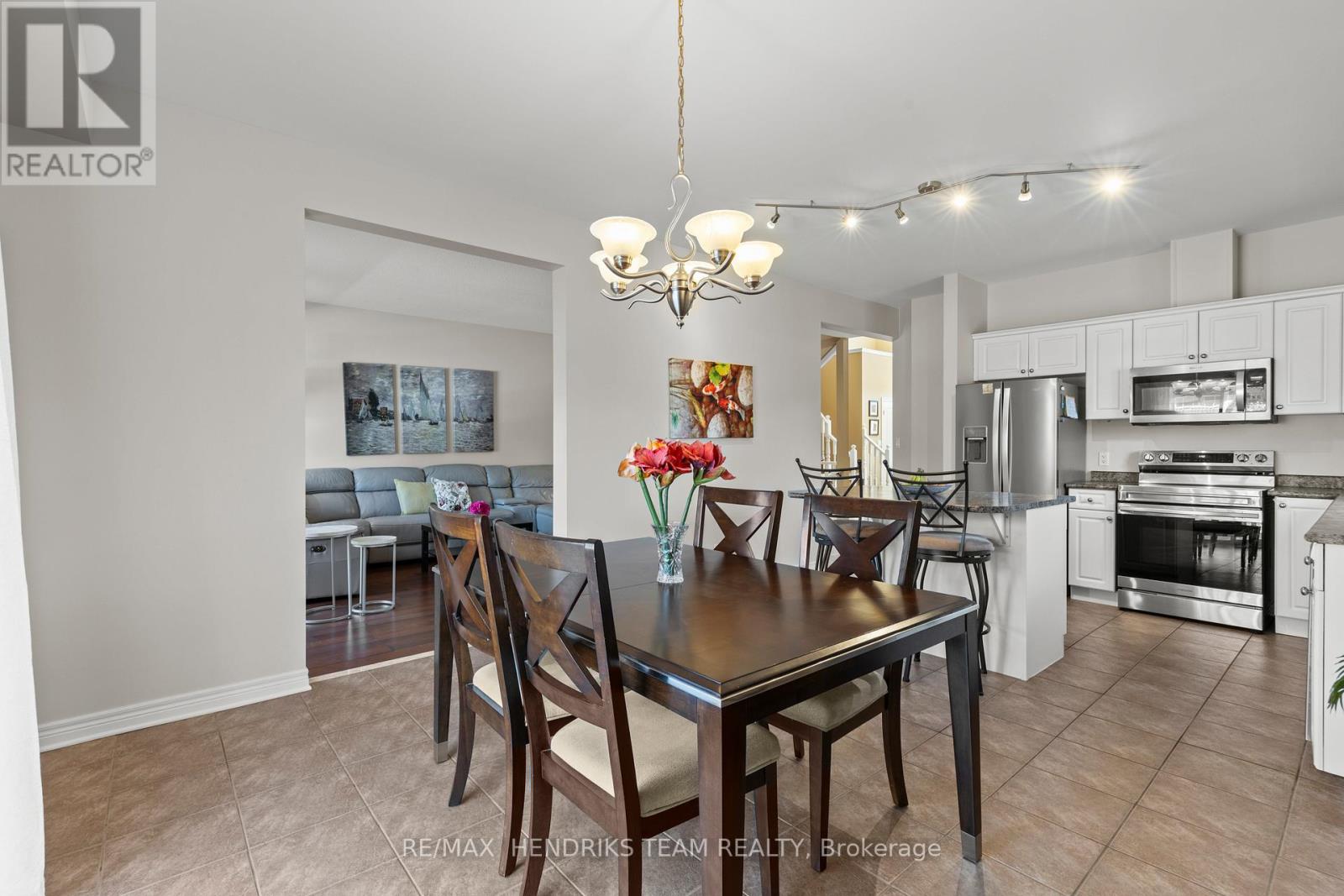 95 Loretta Drive, Niagara-On-The-Lake, Ontario  L0S 1T0 - Photo 15 - X12086286