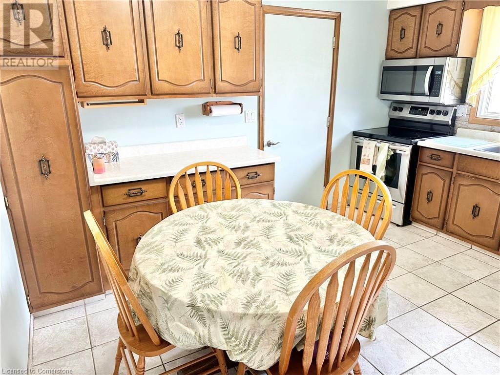 Property at 116 BERKLEY Crescent image 4
