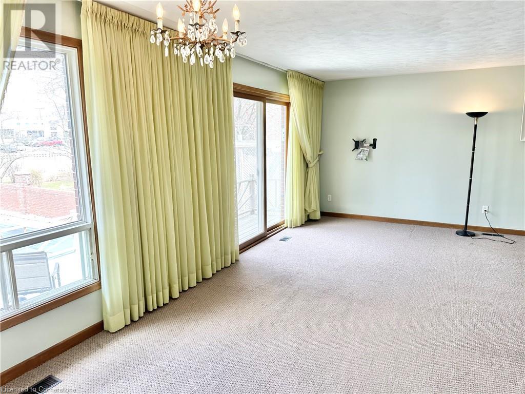 Property at 116 BERKLEY Crescent image 5