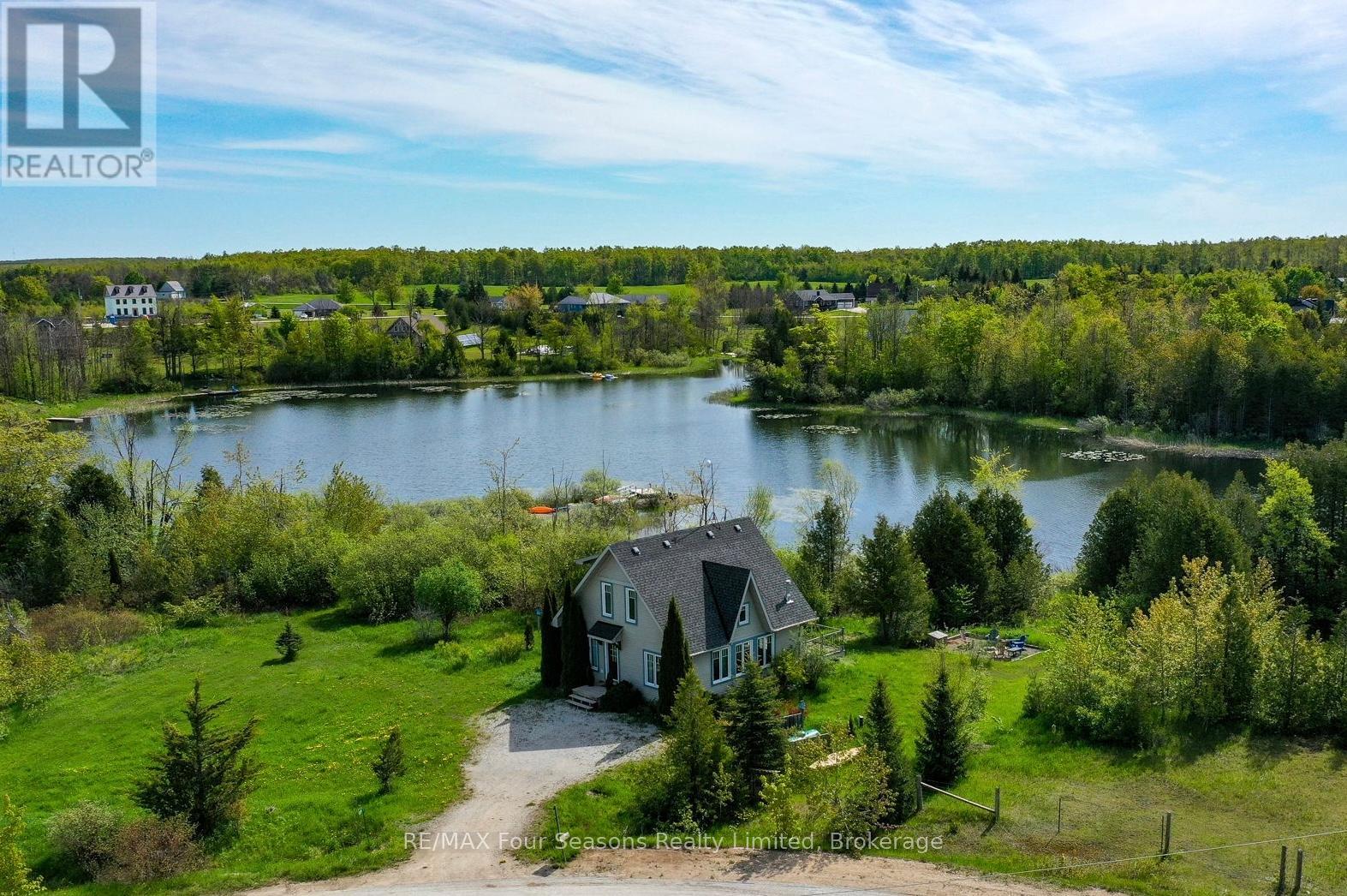 139 Young Drive, Grey Highlands, Ontario  N0C 1M0 - Photo 2 - X12088836