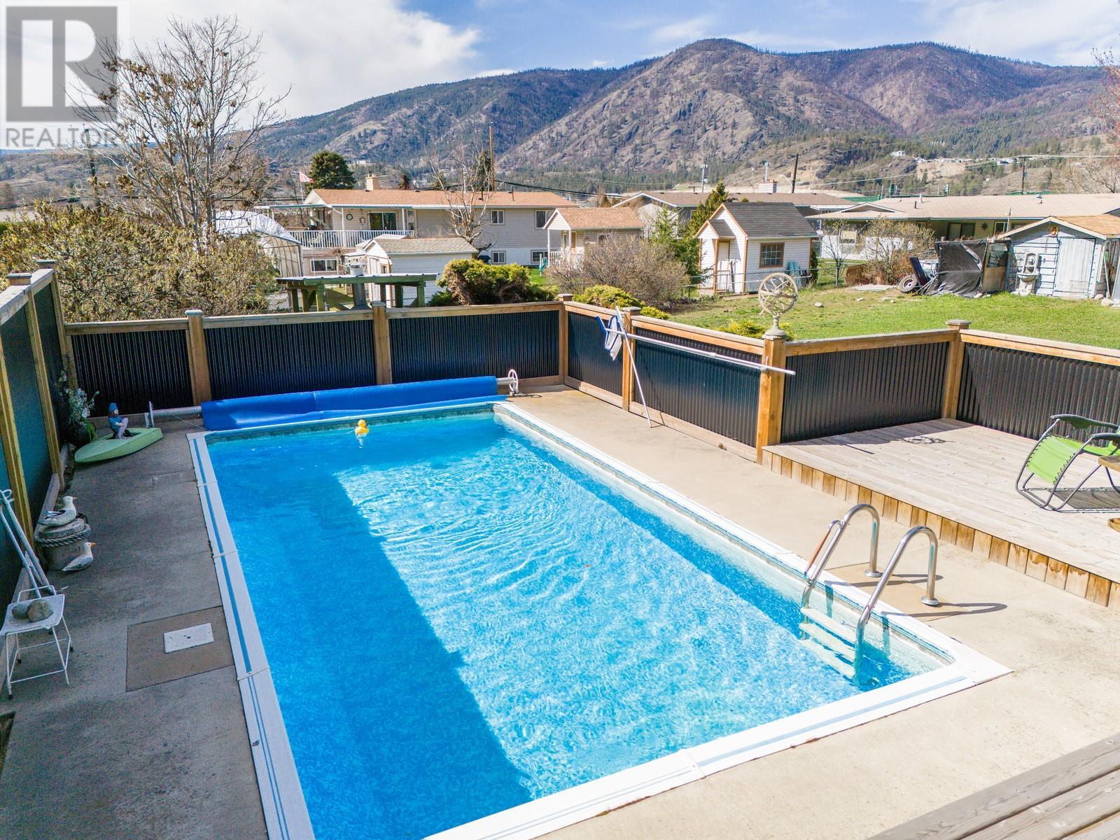 Property at 1376 Brentwood Court image 3