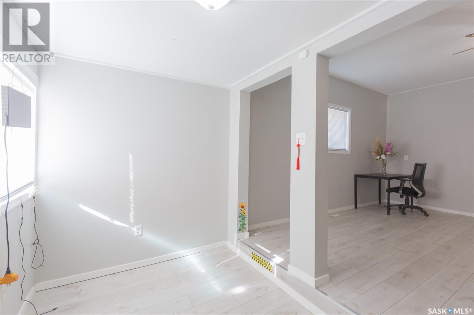 452 Athabasca Street E, Moose Jaw, Saskatchewan  S6H 0L8 - Photo 3 - SK003077