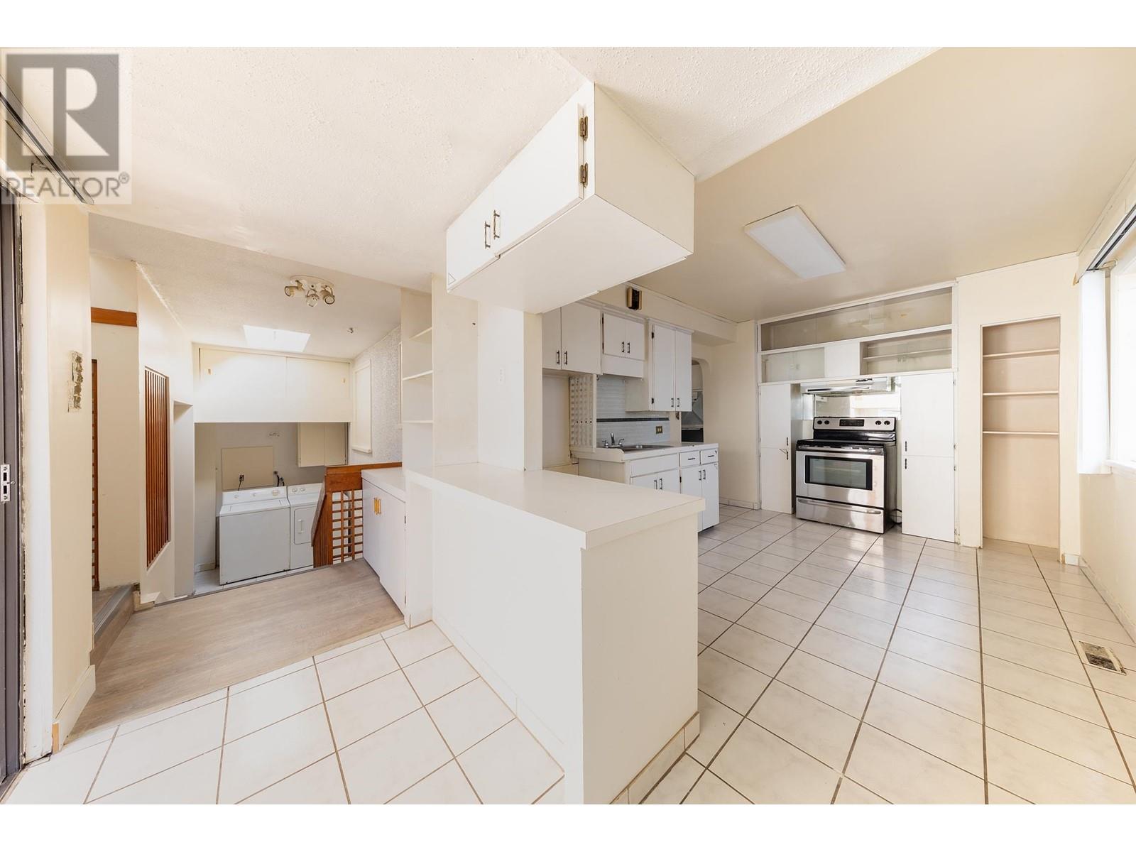 3247 Napier Street, Vancouver, British Columbia  V5K 2X2 - Photo 8 - R2991287