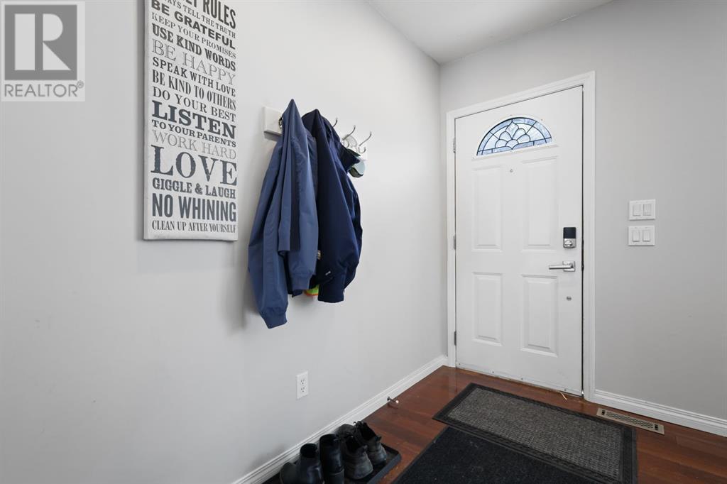 Property at 610 24 Avenue NW image 4