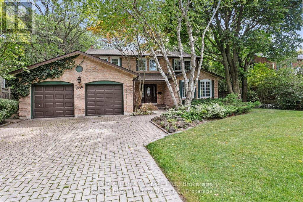 1978 Shannon Drive, Mississauga, Ontario  L5H 3W2 - Photo 2 - W12088927
