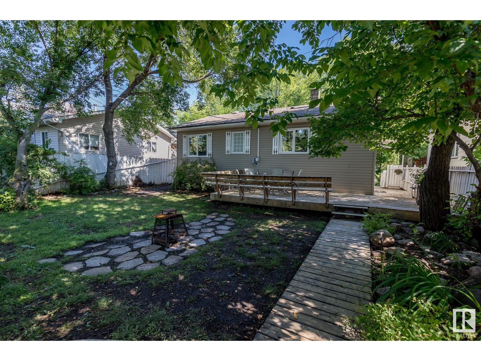 Property at 10636 128 ST NW image 4