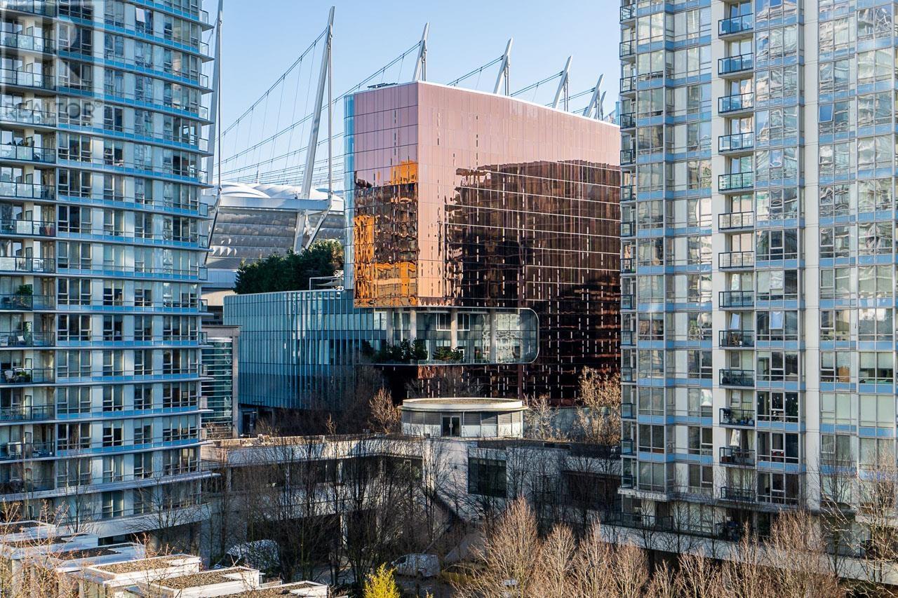 704 989 Beatty Street, Vancouver, British Columbia  V6Z 3C2 - Photo 1 - R2991699