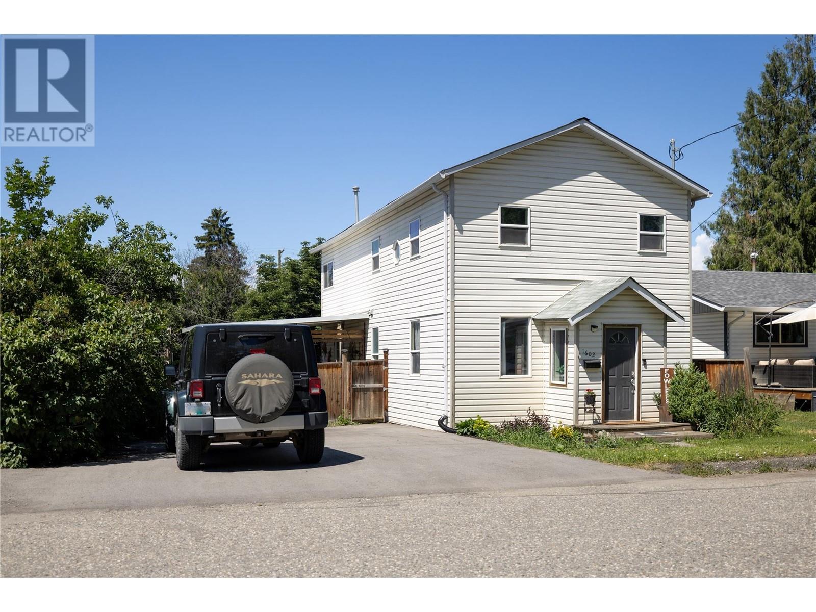 Property at 1602 30th Street image 2
