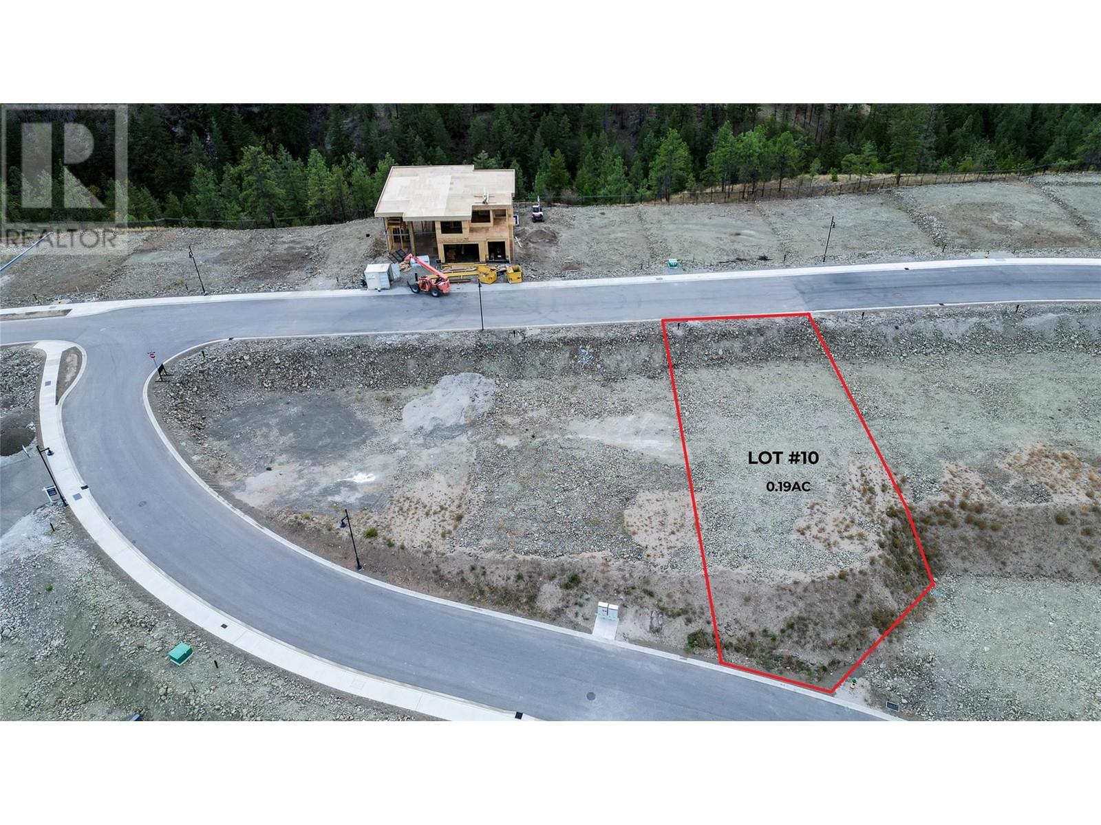 671 Kingswood Terrace, Kelowna, British Columbia