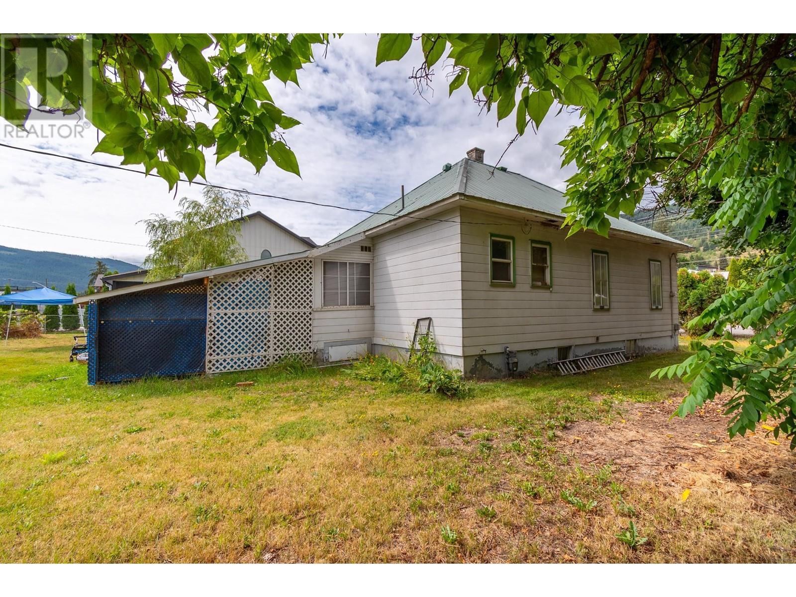 2259-2265 Shuswap Avenue, Lumby, British Columbia  V0E 2G0 - Photo 35 - 10343729