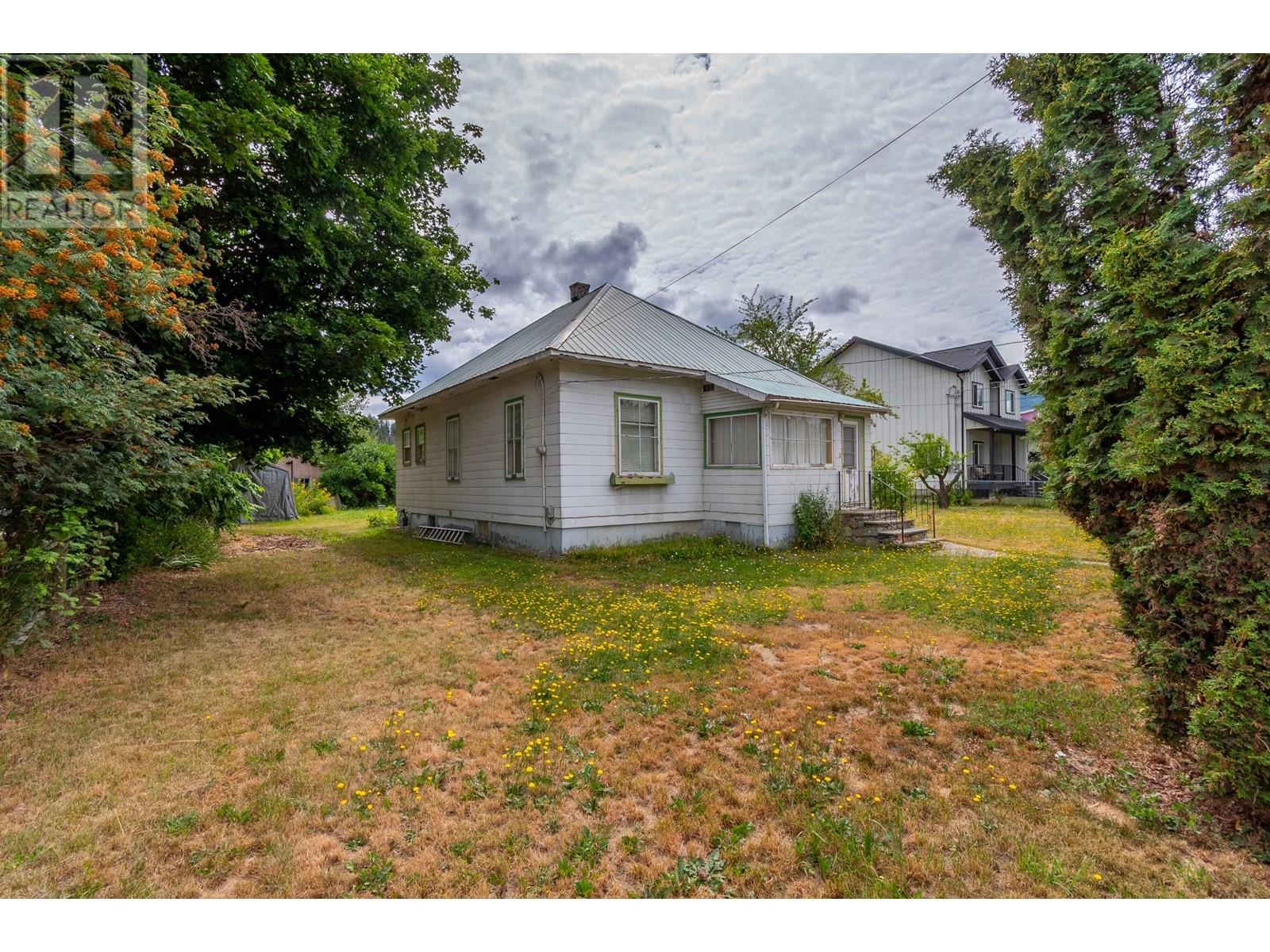 2259-2265 Shuswap Avenue, Lumby, British Columbia  V0E 2G0 - Photo 36 - 10343729