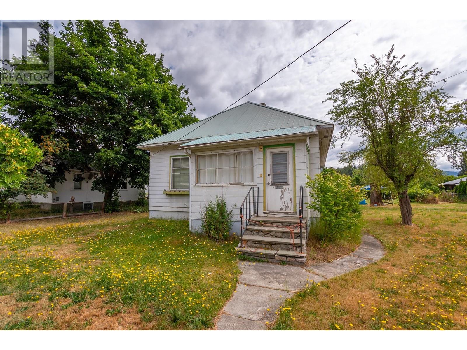 2259-2265 Shuswap Avenue, Lumby, British Columbia  V0E 2G0 - Photo 37 - 10343729