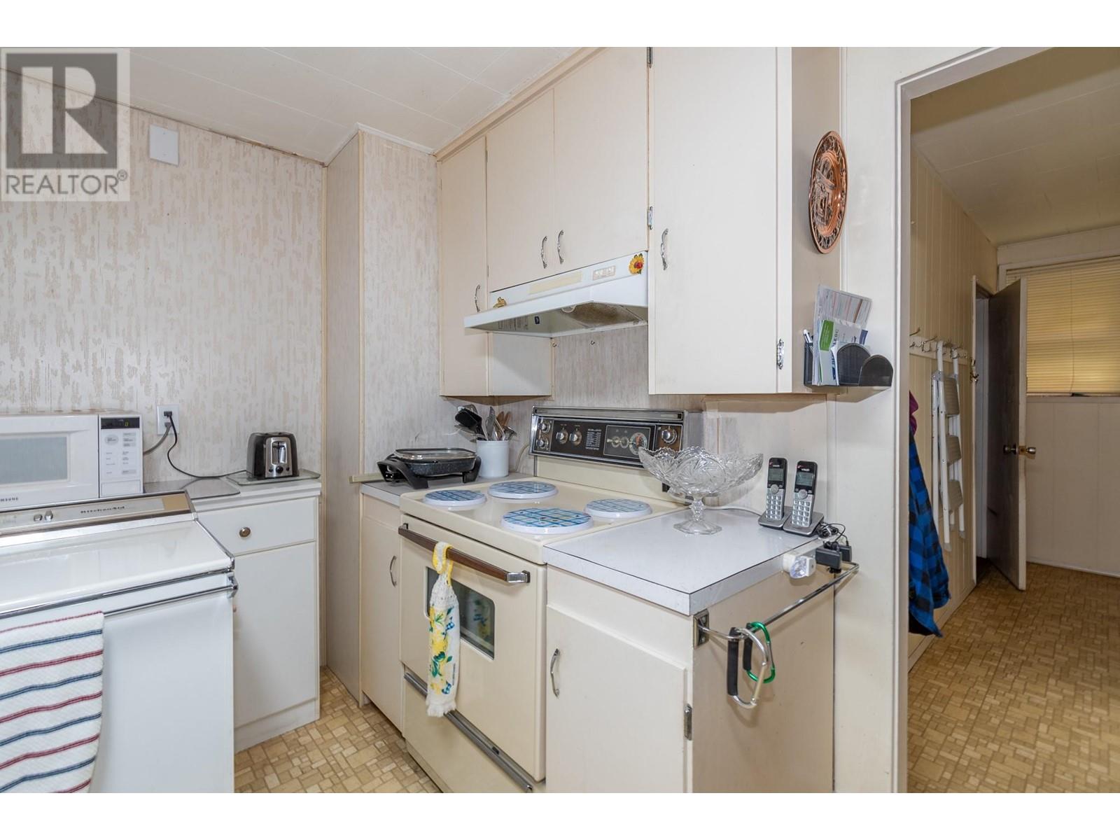 Property at 2265 Shuswap Avenue image 5