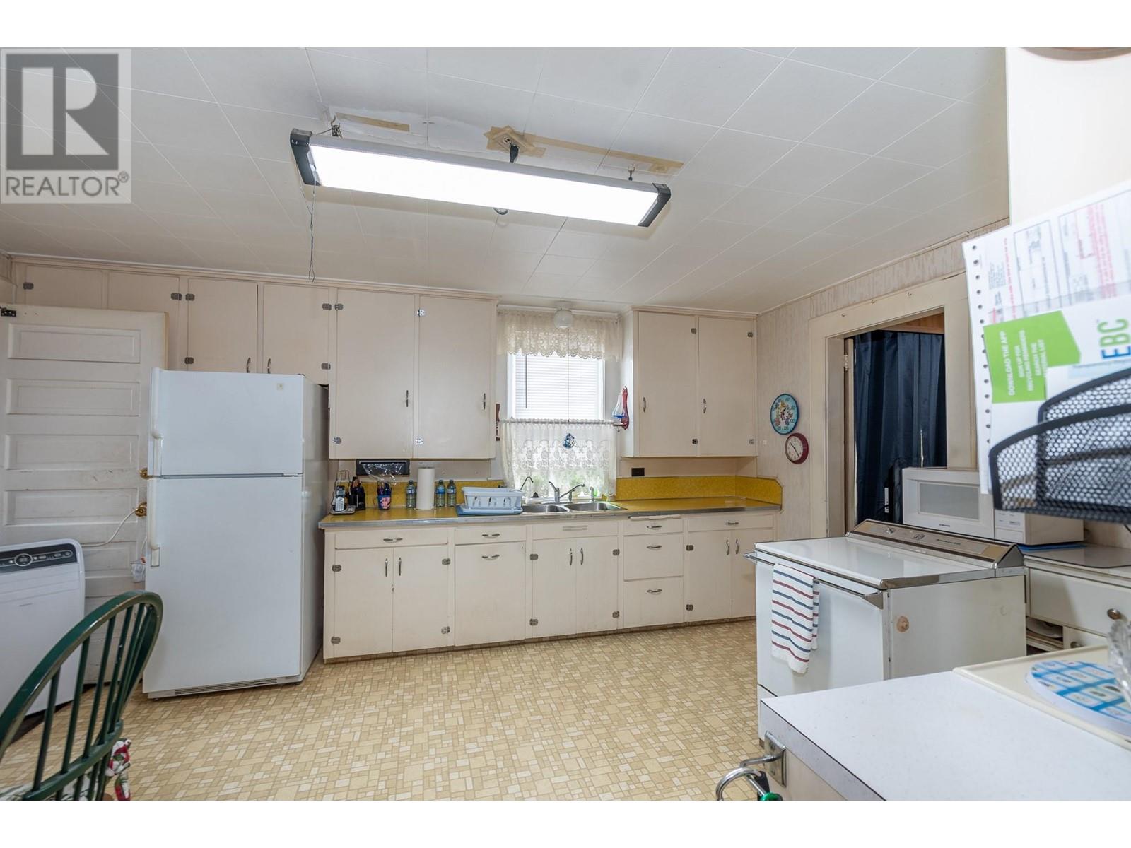 2259-2265 Shuswap Avenue, Lumby, British Columbia  V0E 2G0 - Photo 6 - 10343729