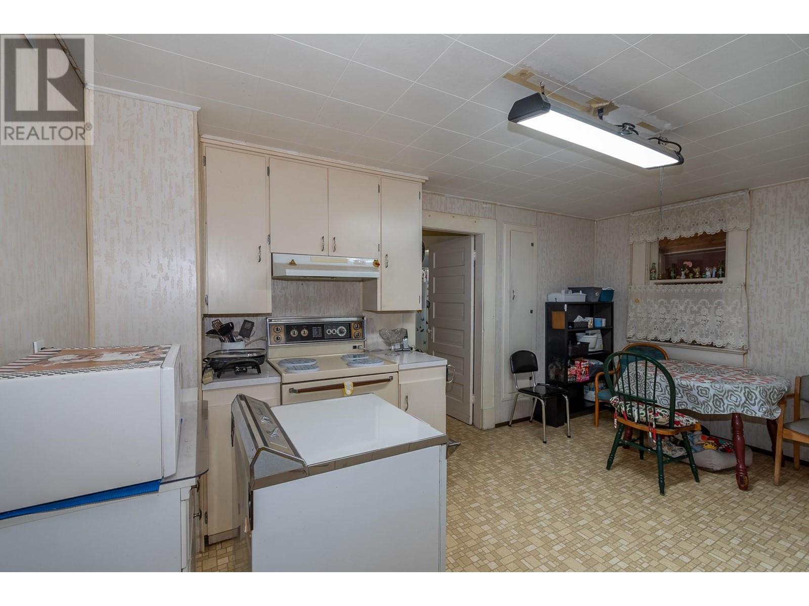 2259-2265 Shuswap Avenue, Lumby, British Columbia  V0E 2G0 - Photo 7 - 10343729