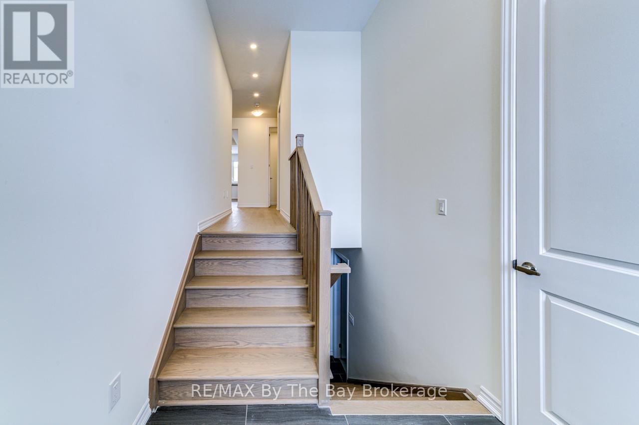 15 Sun Valley Avenue, Wasaga Beach, Ontario  L9Z 0N6 - Photo 3 - S11967714