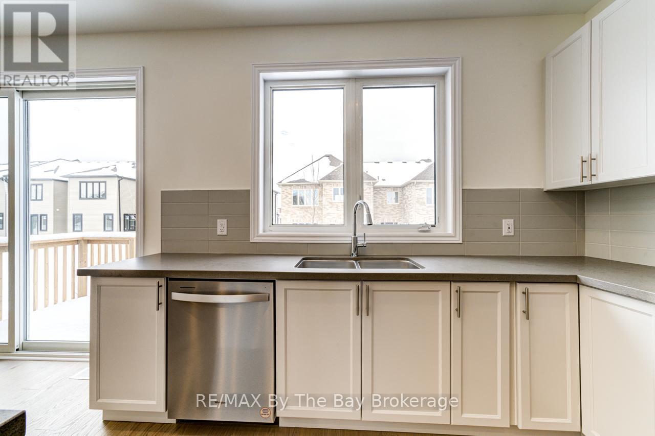 15 Sun Valley Avenue, Wasaga Beach, Ontario  L9Z 0N6 - Photo 14 - S11967714