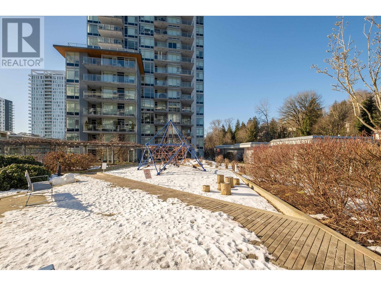 Listing Picture 23 of 40 : 3518 MARINE WAY, Vancouver / 溫哥華 - 魯藝地產 Yvonne Lu Group - MLS Medallion Club Member
