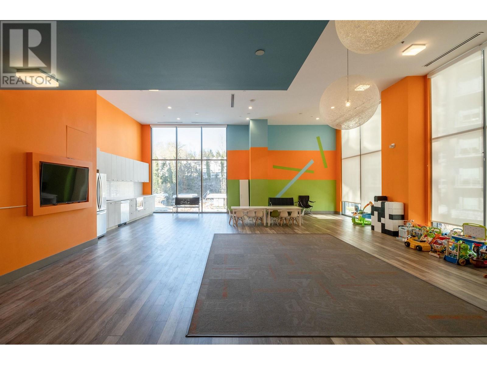 Listing Picture 35 of 40 : 3518 MARINE WAY, Vancouver / 溫哥華 - 魯藝地產 Yvonne Lu Group - MLS Medallion Club Member